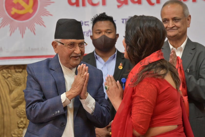 अभिनेत्री करिश्मा मानन्धर एमालेमा प्रवेश
